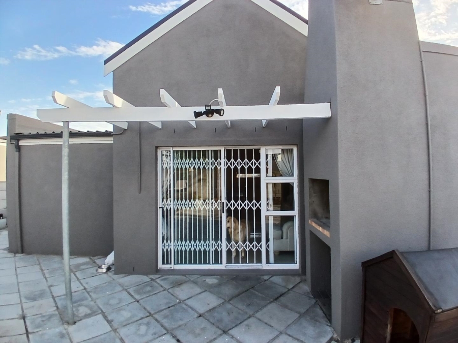 2 Bedroom Property for Sale in Viking Village Western Cape